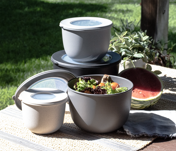 Stackable Mixing Bowls with Lids