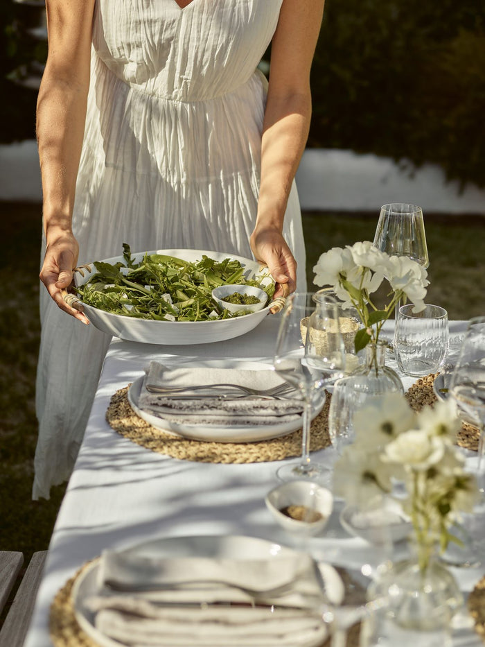 outdoor summer dinner party tablescape_quiet luxury home decor
