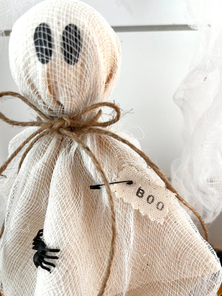 Rustic Ghost Halloween Home Decor
